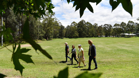 Quarry Creek Bushcare Group and Pymble residents (left to right), Greg Taylor, Jill Green, Dale Crosby, Mignon Booth at Quarry Creek, West Pymble.