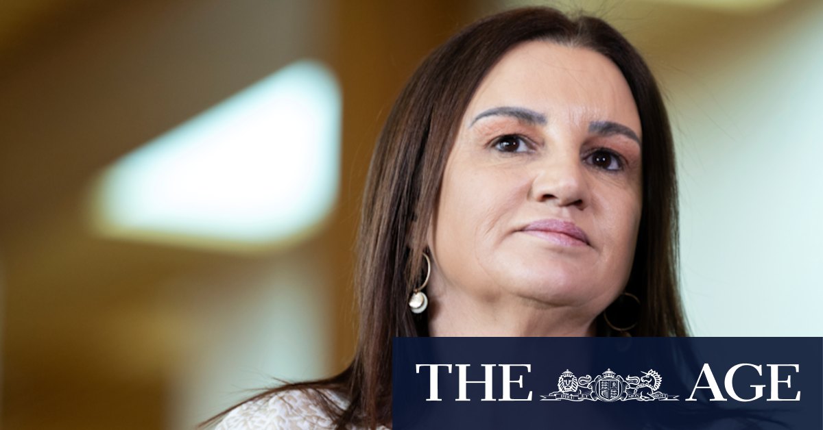 Qantas forgives Jacqui Lambie, returns key to the Chairman's Lounge - Vimarsana News
