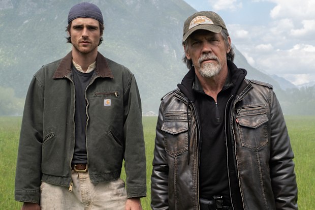  Jacob Elordi as Hig and Josh Brolin as Bangley in Ridley Scott’s adaptation of The Dog Stars.