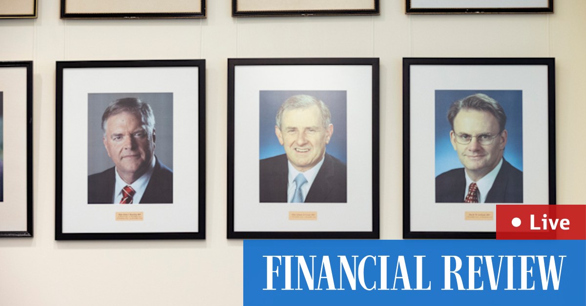 Mark Latham portrait to remain in Labor caucus room - with a note