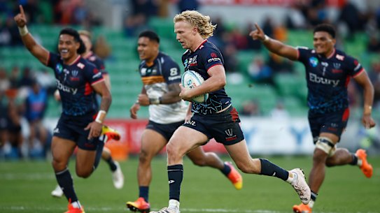 Carter Gordon racing away to score against the Brumbies.