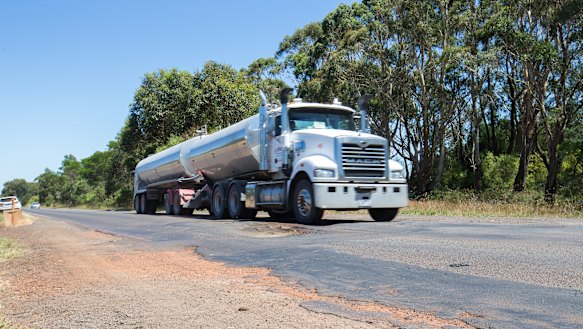 Across Victoria, country roads are in poor condition. 