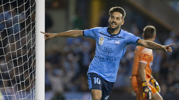 Milos Ninkovic wants to make a decision sooner rather than later about whether he will depart Sydney FC next season.