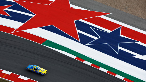 Ricciardo rips laps in Earnhardt’s car before Verstappen takes pole in Texas