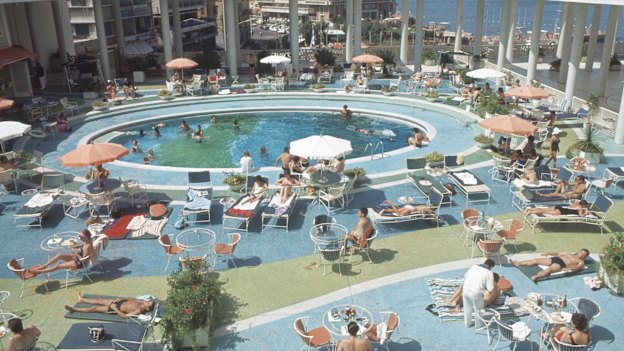 A hotel swimming pool in Beirut, 1965.