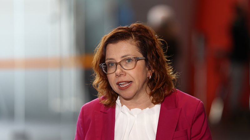 Employment Minister Amanda Rishworth repeatedly declines migration modelling question