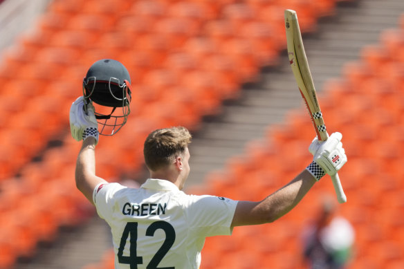 Cameron Green raises the bat.