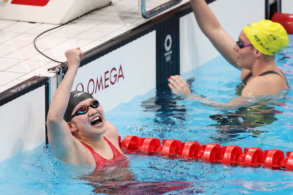 Li Bingjie celebrates China’s winning gold in the women’s 4 x 200m freestyle relay final, ahead of the US and Australia.