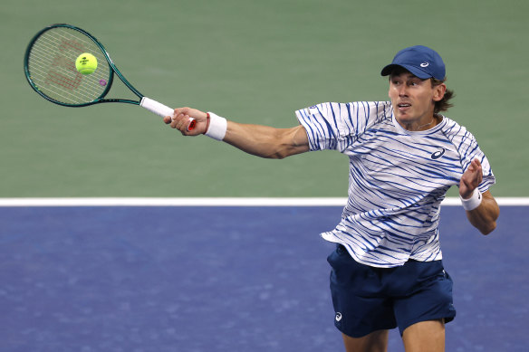 Alex de Minaur on court against Jordan Thompson.