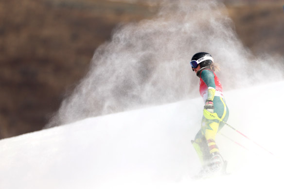 Katie Parker was unable to finish her run during the women’s slalom.