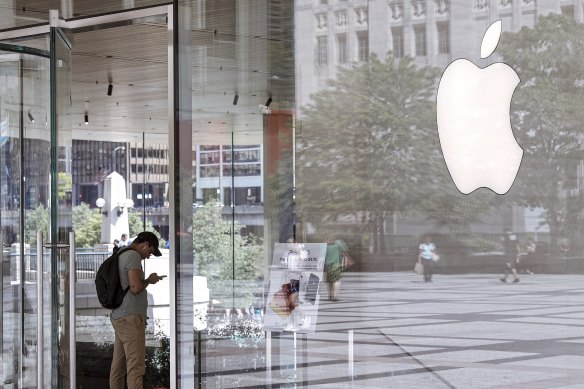 Apple says the retail employee is no longer with the company.