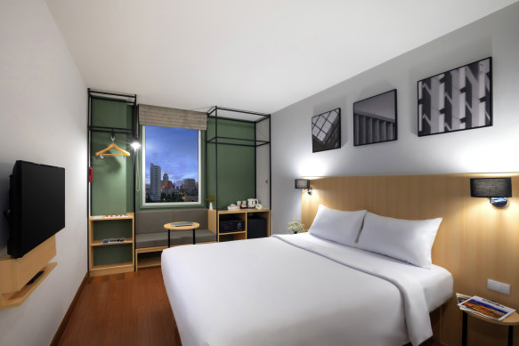 Budget accommodation in the heart of hyperactive Sukhumvit.