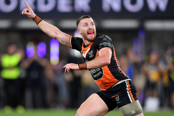 Jackson Hastings landing the match-winner against Parramatta.