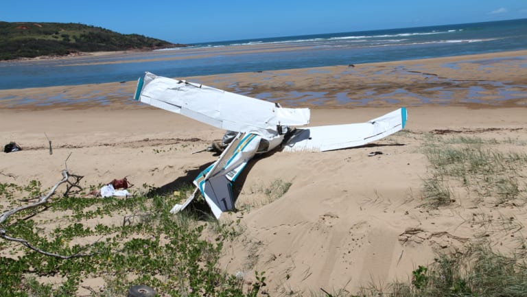 A 29-year-old British backpacker died and two of the three other passengers, including pilot Les Woodall, were seriously injured when the Cessna 172 crashed near Middle Island.