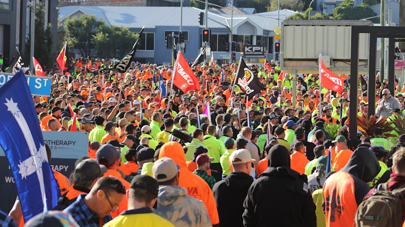 LNP, Labor unite in condemning CFMEU protest