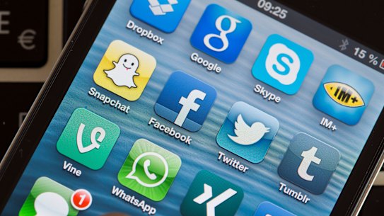 The federal government has announced a change to defamation laws to tackle anonymous trolls.