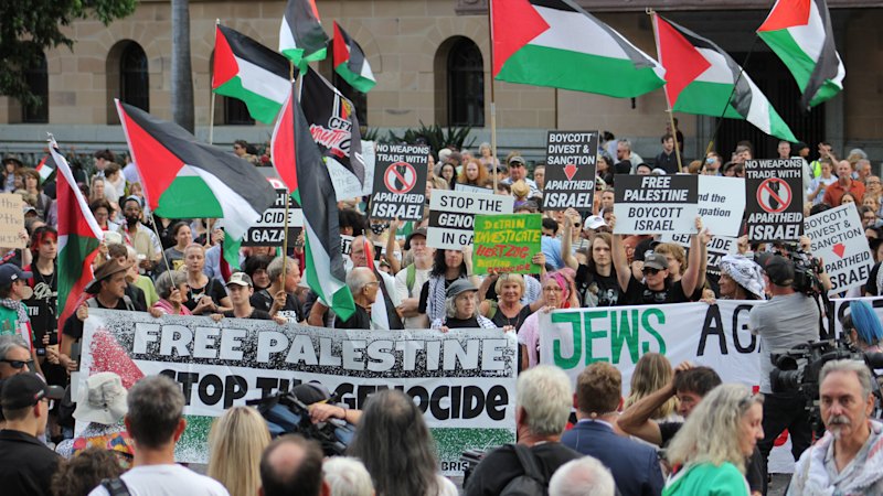 Labor faces grassroots push to reject Qld hate laws