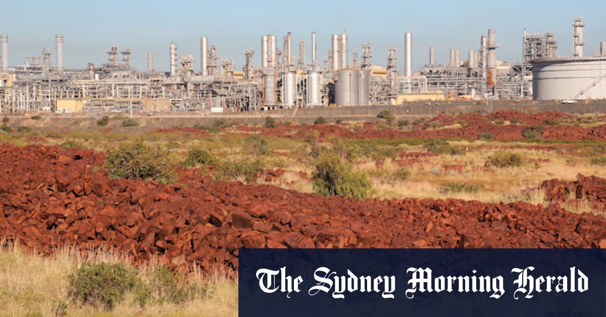 Minister weakens emissions conditions on Woodside gas plant near Murujuga