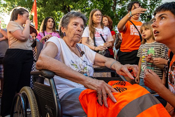 Maricarmen Abascal is evicted from the Madrid apartment where she lived for 70 years.