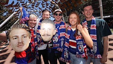 Fans arrive for the 2021 AFL Grand Final.