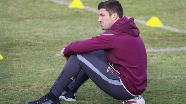 Matt Gillett was relegated to spectator at Queensland training on Sunday as he races to be fit for Origin III. 
