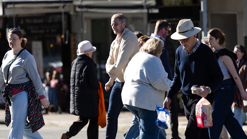 Rate Hike Havoc: Traders Bet on Three More RBA Moves as ASX Crumbles — image 4