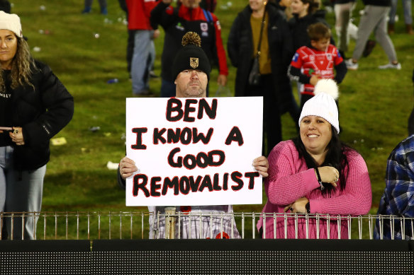 One fan had a message for Ben Hunt during the Dragons’ 48-18 defeat to the Warriors on Friday night.