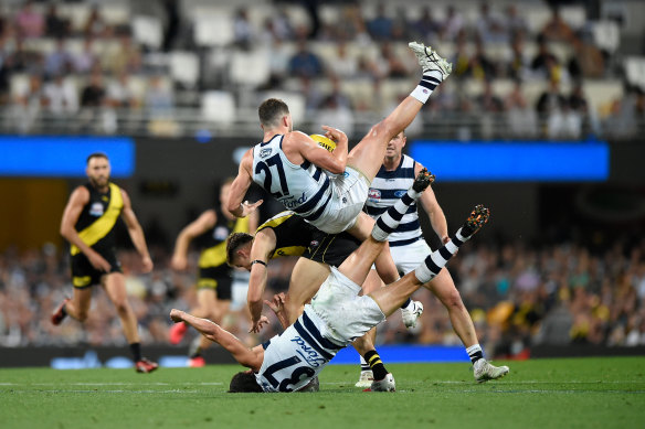 Sam Simpson hits the deck in the 2020 AFL grand final.