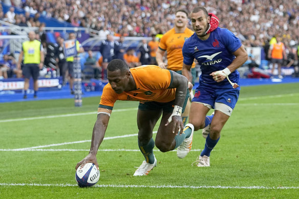 Suliasi Vunivau scores a try against France in Australia’s 41-17 loss in Paris. 