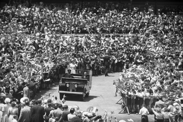 Queen Elizabeth and the Duke of Edinburgh at the SCG in 1954.