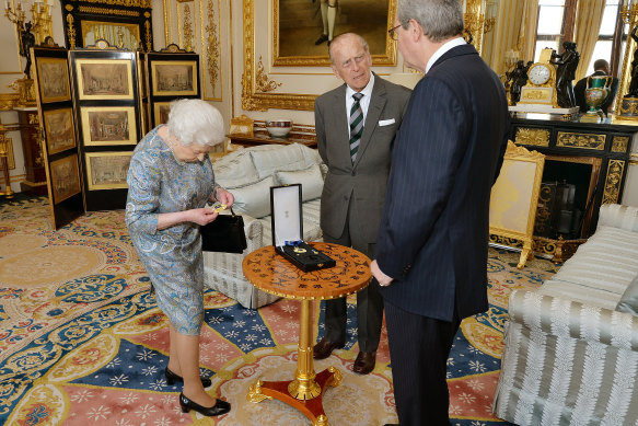 Former Foreign Minister and Australian High Commissioner to the UK Alexander Downer with the Queen and the late Duke of Edinburgh at Windsor Castle in 2015.