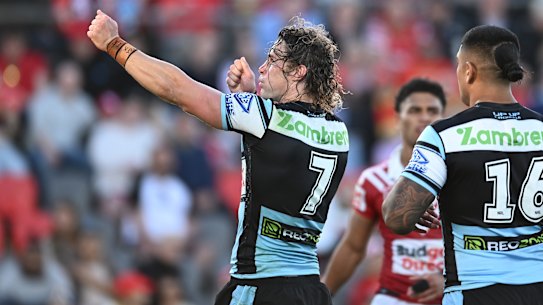 Nicho Hynes scored 30 points himself in the Sharks’ demolition of the Dolphins.
