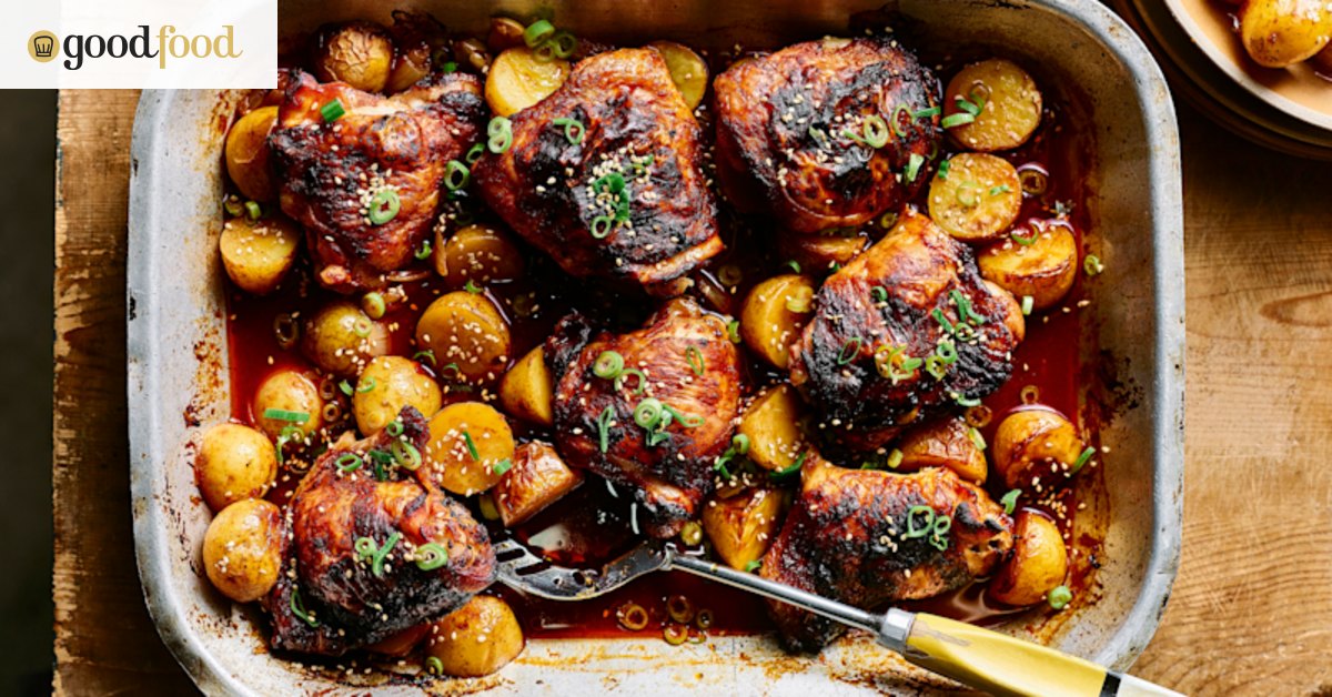 This Seoulful garlic chicken tray bake packs a rich and deeply savoury punch