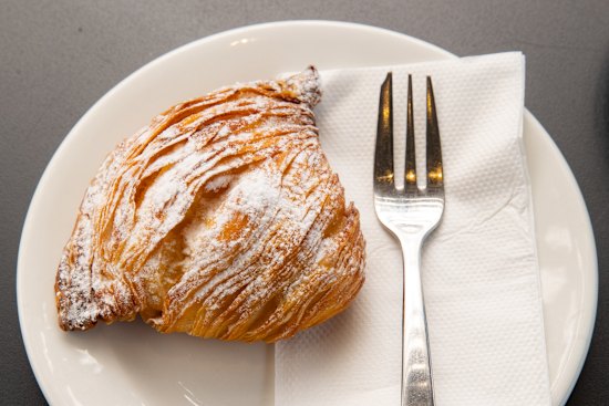 Pulcinella’s sfogliatella.