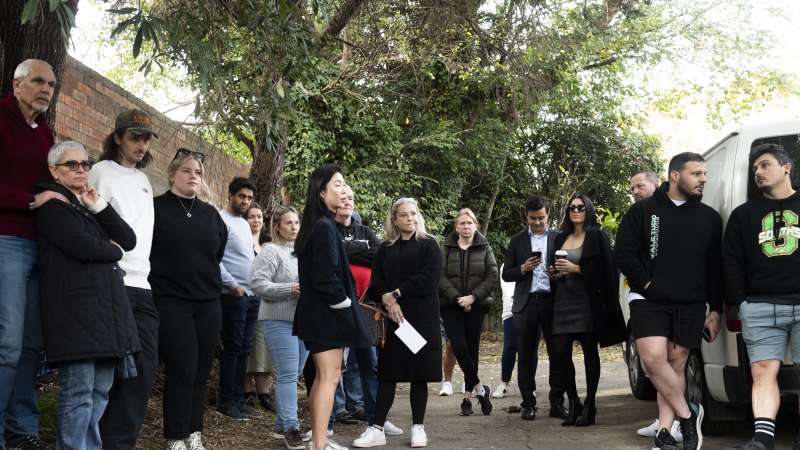 Classic Sydney: Investor beats first home buyers for $1.5m Newtown fixer-upper