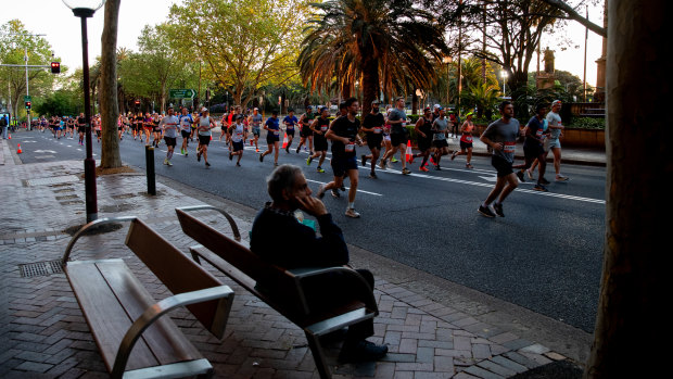 Sydney marathon: 26 hospitalised after running in spring heat