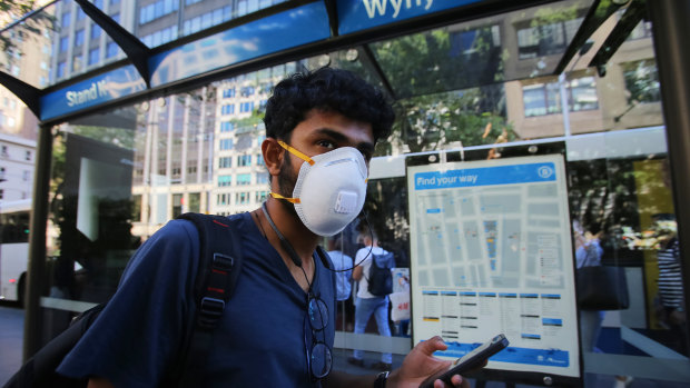 Chief Medical Officer backs voluntary use of face masks on public transport