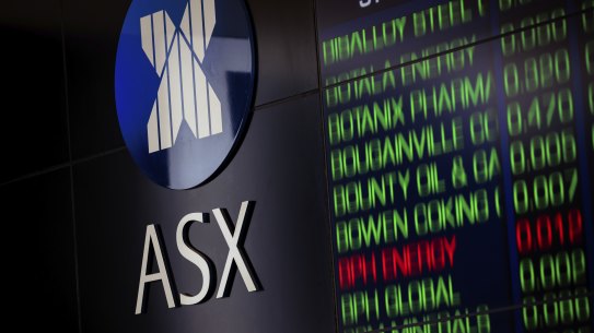 The Australian sharemarket remains steady ahead of corporate earnings season.