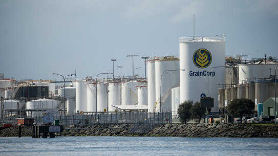 The ACCC has given a green light to GrainCorp's plan to sell its bulk liquid terminals business for $332m.
