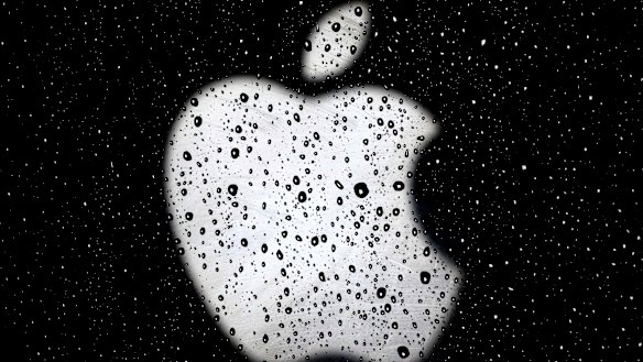 Apple has hired a team of Hollywood insiders to guide its original programming.