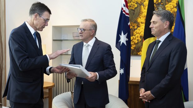 Sir Angus Houston meets with Prime Minister Anthony Albanese and Deputy Prime Minister and Minister for Defence Richard Marles to deliver the Defence Strategic Review report.