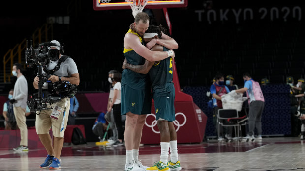 Patty Mills and Joe Ingles after winning the men’s basketball bronze medal.