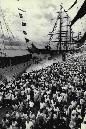 Massive crowds gather at the First Fleet re-enactment in 1988.