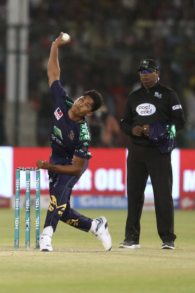 Mohammad Hasnain bowling for Quetta Gladiators.