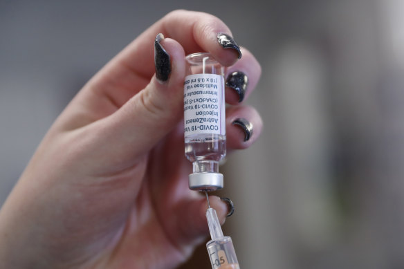 Federal Labor has proposed paying people $300 to get vaccinated.