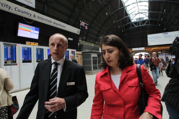 Andy Byford, then chief operating officer of NSW RailCorp, with then-transport minister Gladys Berejiklian in 2011.
