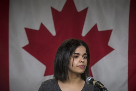 Rahaf Mohammed makes a statement to the media after arriving in Toronto in January 2019.