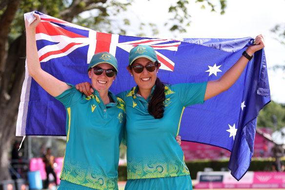 Ellen Ryan (left) and Kristina Krstic after winning gold in the pairs.