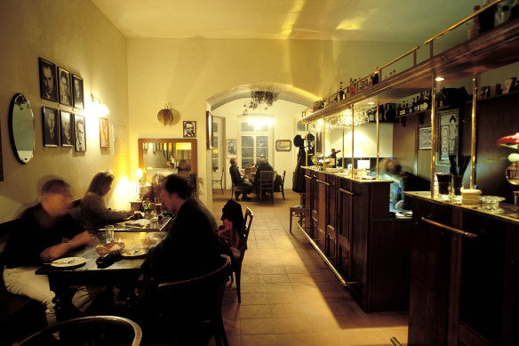 Pared-back simplicity: Cafe Montmarte.