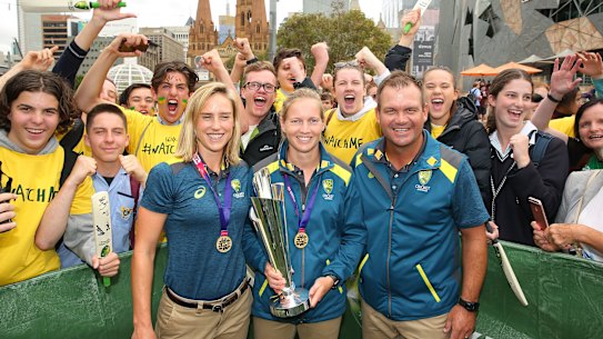 Matthew Mott, here with Ellyse Perry and Meg Lanning, has overseen great success after a slow start.